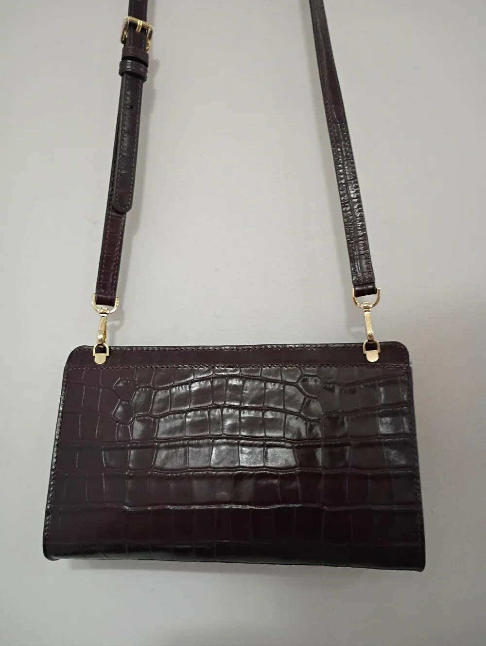 Michael Kors, NWOT, Women's, Crossbody Bag, Color Burgundy, Snap Closure